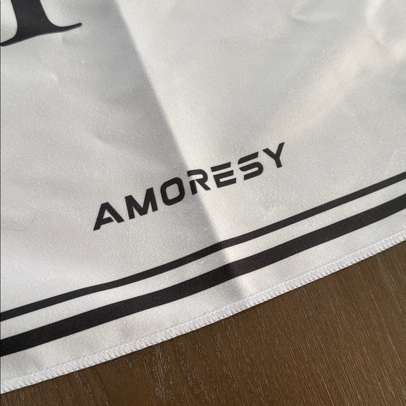 Amoresy Quick-Drying Microfiber Sports Towel NEW - Picture 2 of 6